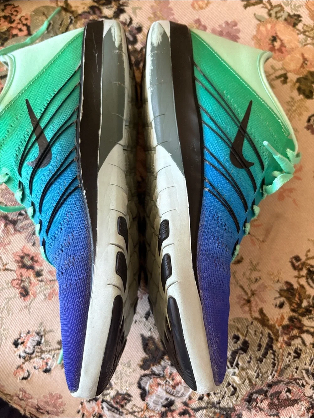 Nike Blue and Teal Gradient Running Sneakers women’s size 7